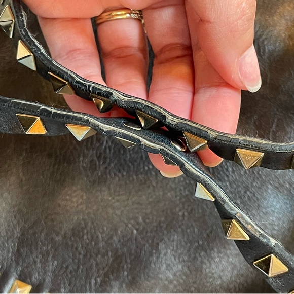 SOLD!!!! 💯 Valentino Garavani Rockstud small tote crossbody - Picture 11 of 16